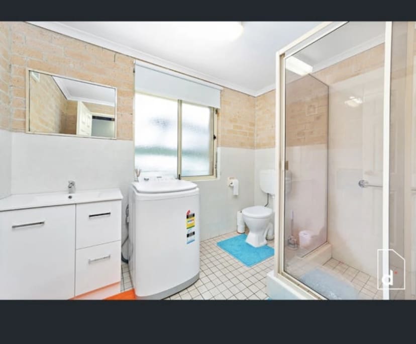 Unfurnished room studio flat for rent