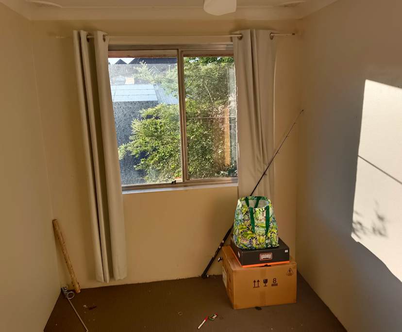 Unfurnished room in a flatshare