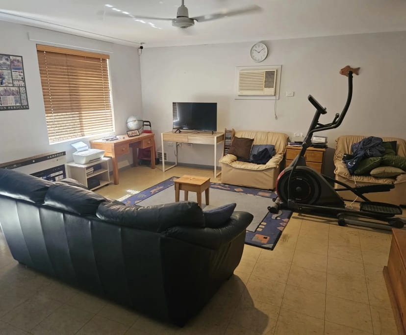 Room in a share house