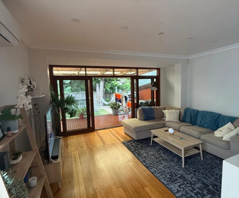 Room in a share house