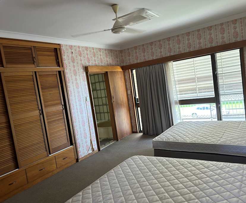 $250, Share-house, 6 bathrooms, Parramatta Park QLD 4870