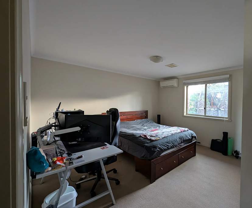Room in a share house