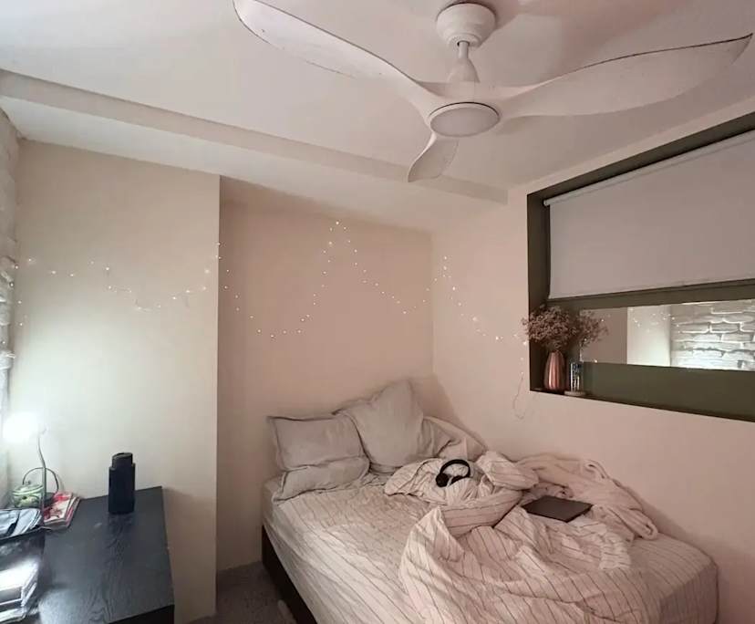 Unfurnished room in a flatshare