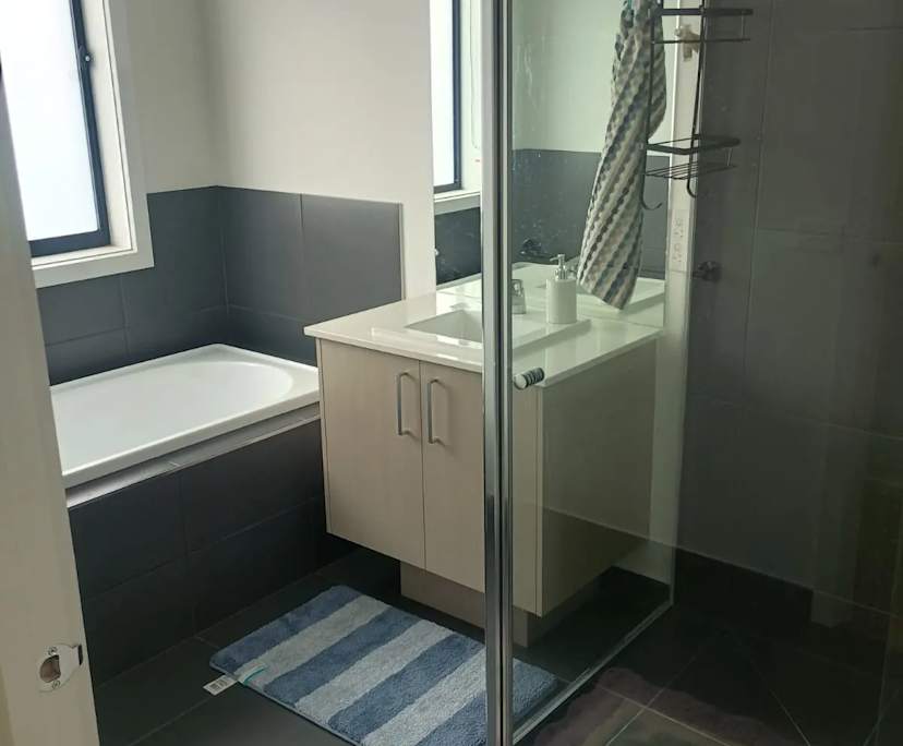 $330, Share-house, 5 bathrooms, Grovedale VIC 3216