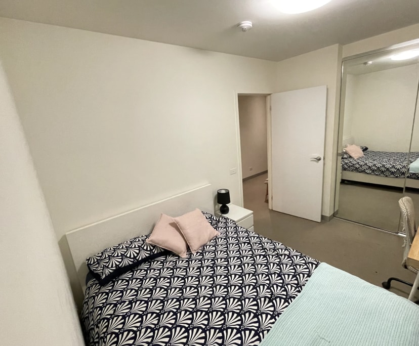 Furnished room in a flatshare