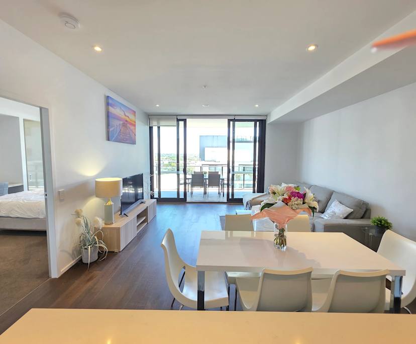 $1,350, Whole-property, 2 bathrooms, Mascot NSW 2020