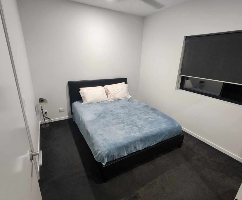 Furnished room with ensuite in a flatshare