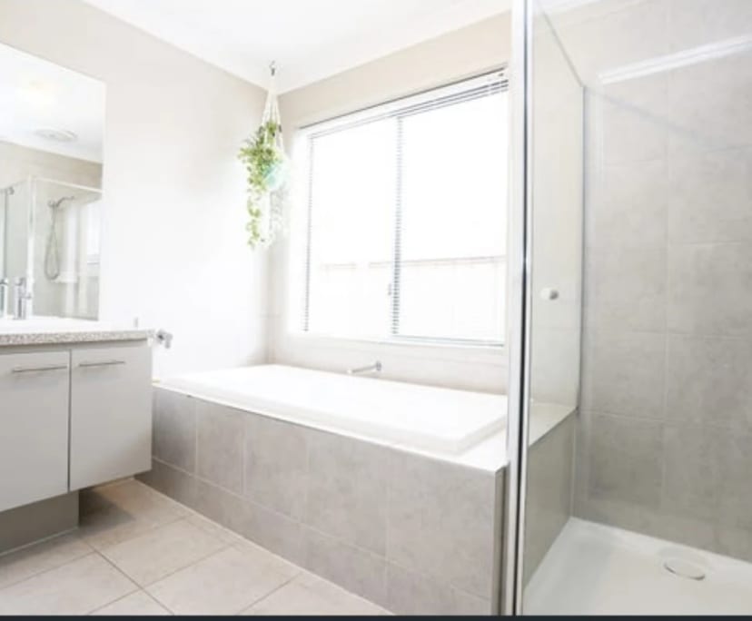 $175, Share-house, 4 bathrooms, Waurn Ponds VIC 3216