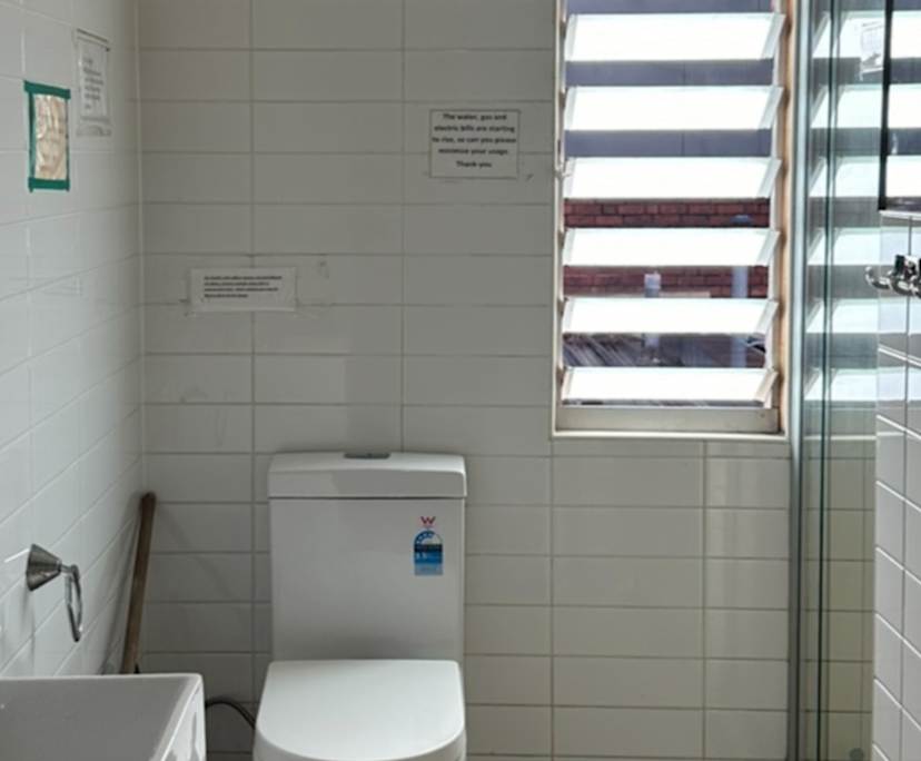 Furnished room in a share house