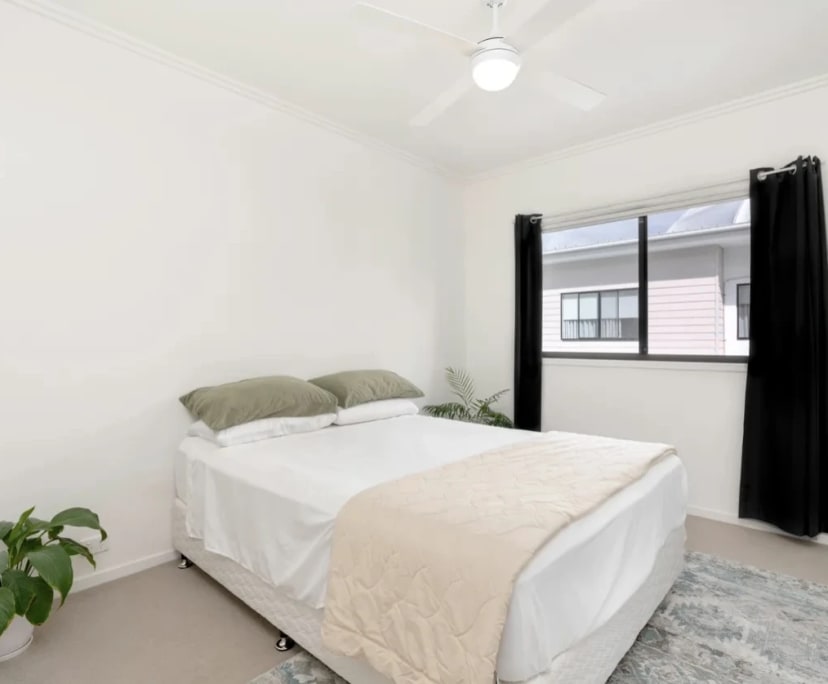 Unfurnished room with ensuite in a flatshare