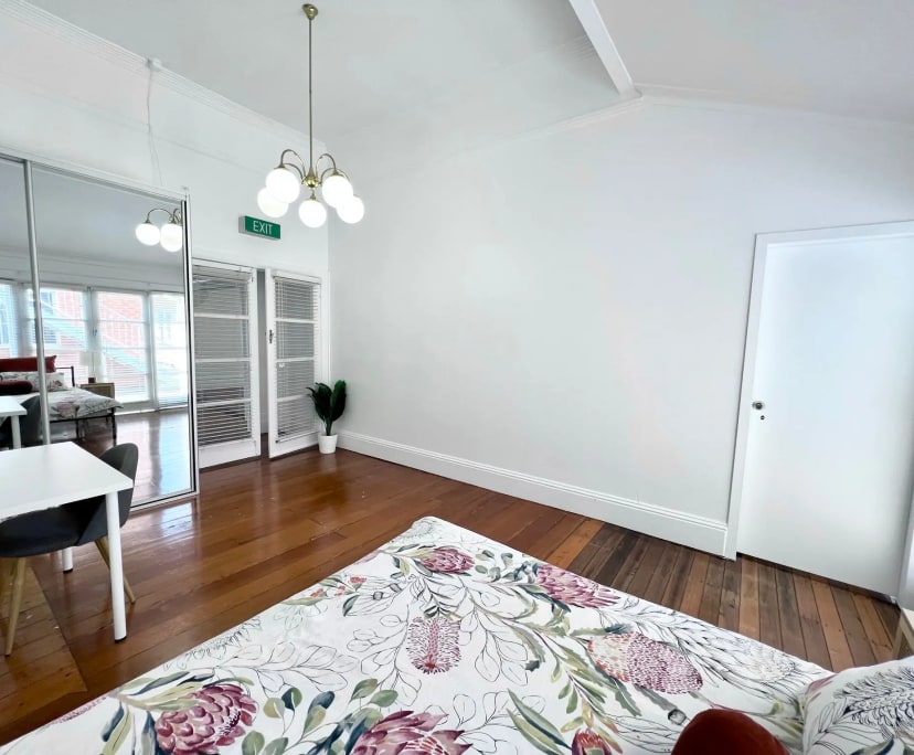 Room in a share house