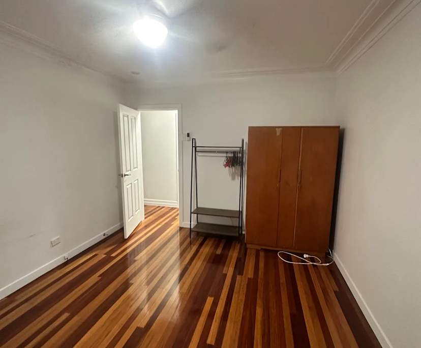Room in a share house