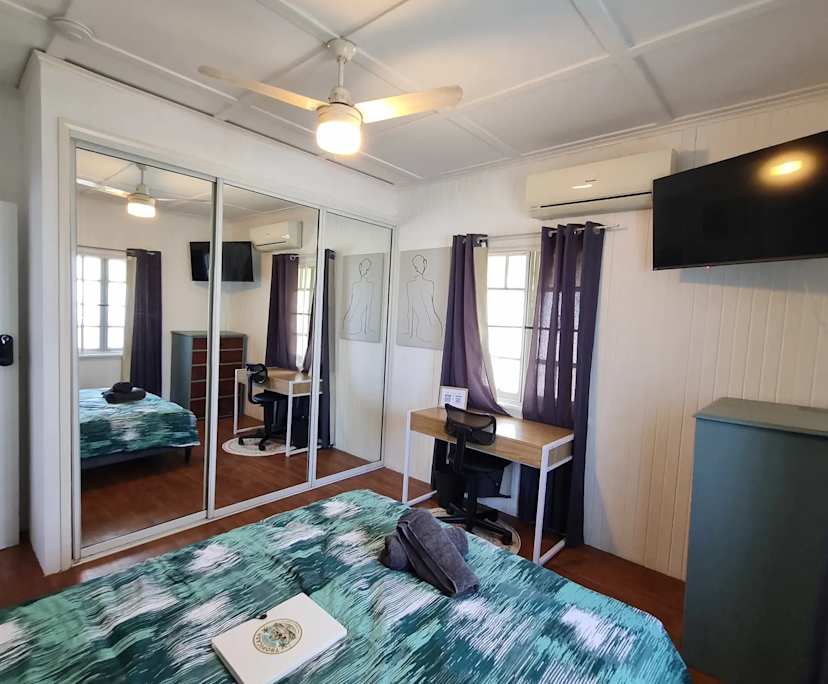 $340, Share-house, 6 bathrooms, Bungalow QLD 4870