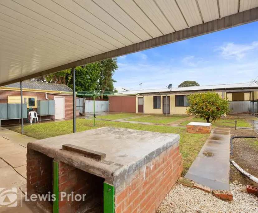 Room in a share house