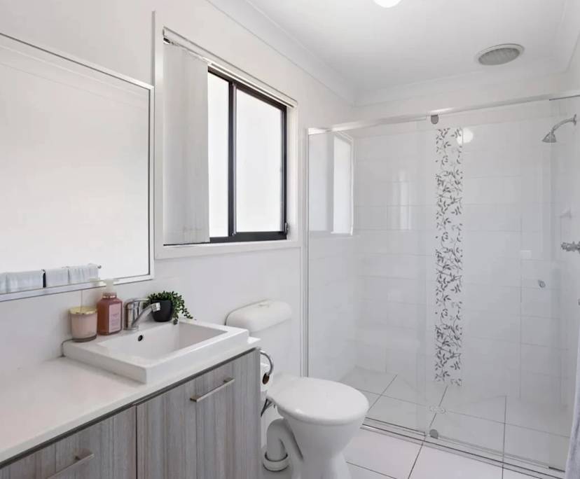 $350, Share-house, 3 bathrooms, Kallangur QLD 4503