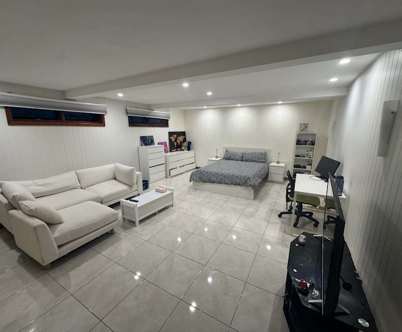 Room with ensuite in a share house