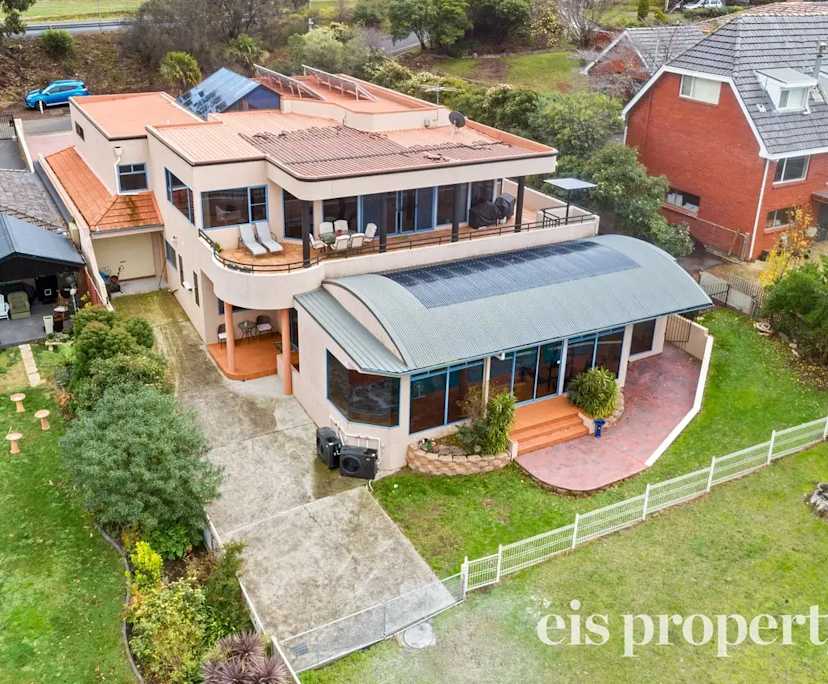 Room in a share house