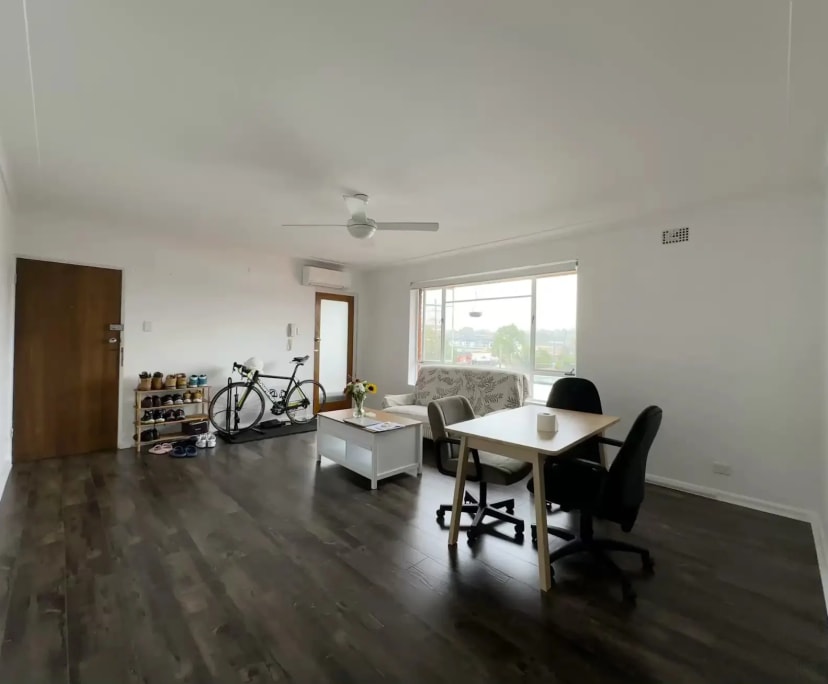 Furnished room in a flatshare