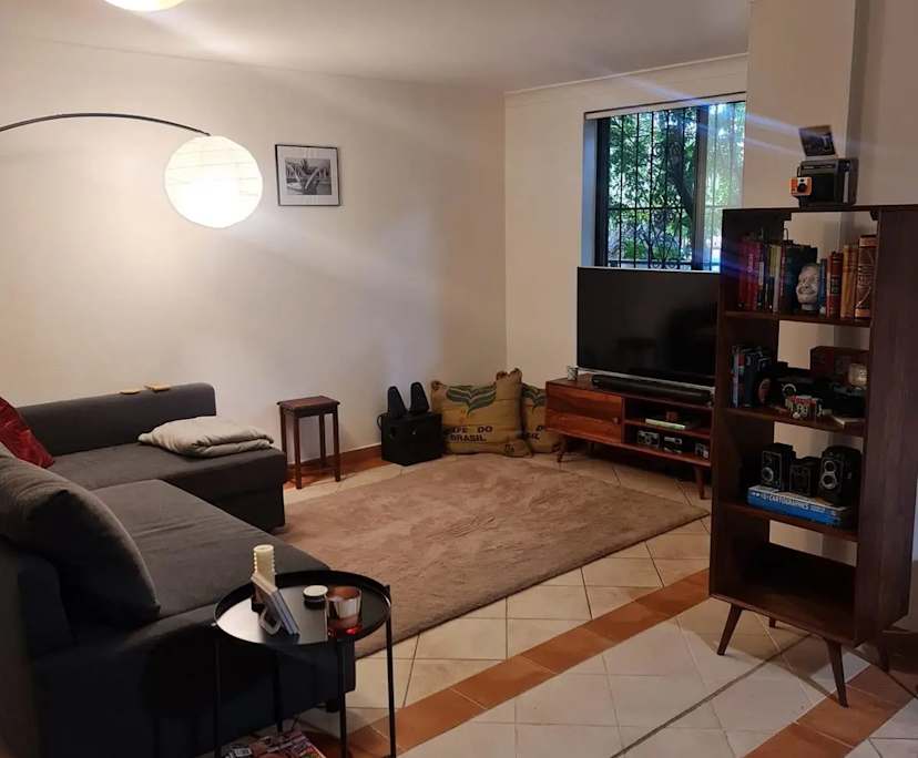 Furnished room in a flatshare