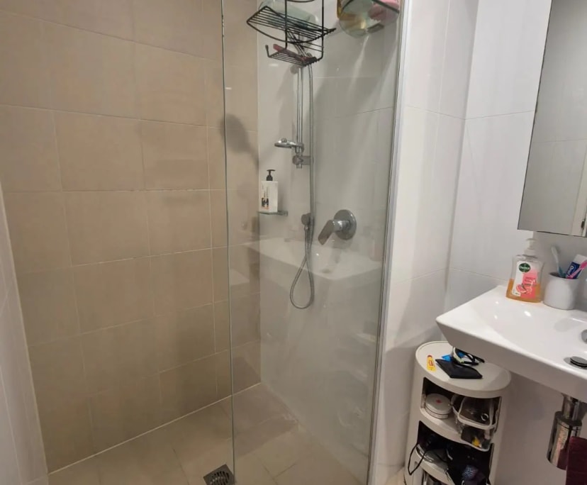 $387, Flatshare, 2 bathrooms, Milton QLD 4064