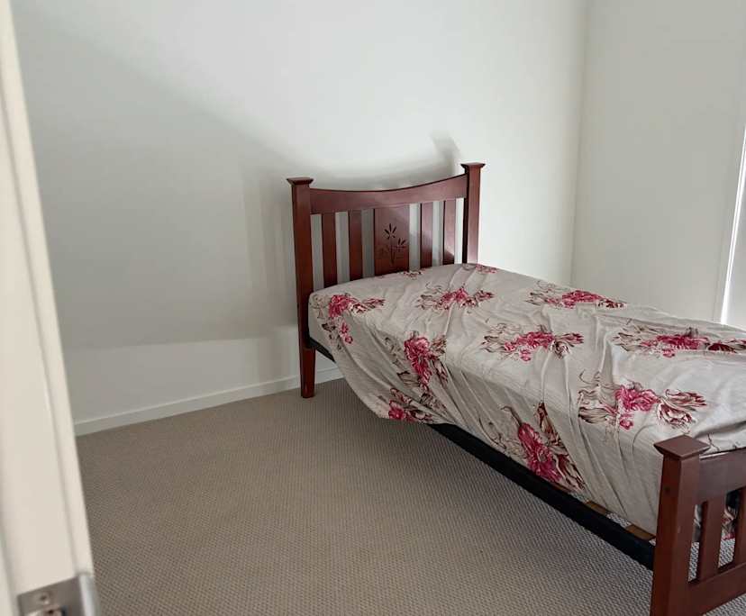$320, Share-house, 3 bathrooms, Redland Bay QLD 4165