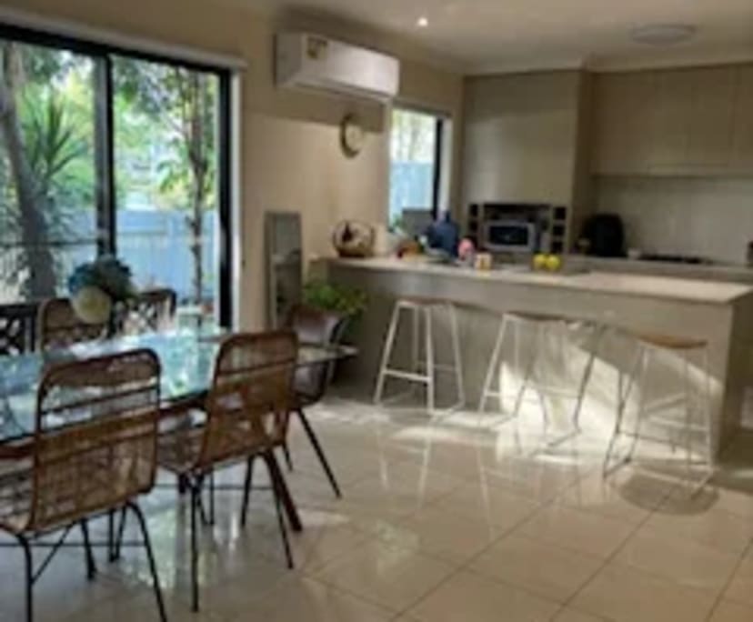 $400, Student-accommodation, 3 bathrooms, Tugun QLD 4224