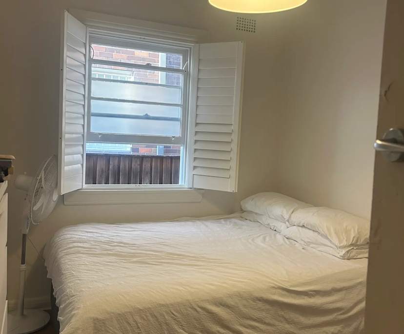 Furnished room in a flatshare