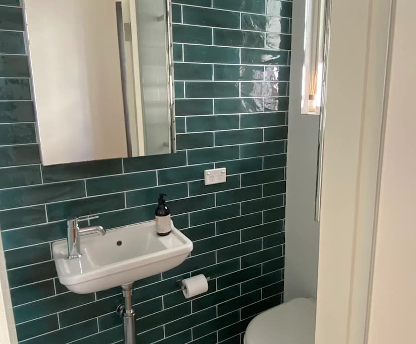 Unfurnished room with ensuite in a flatshare