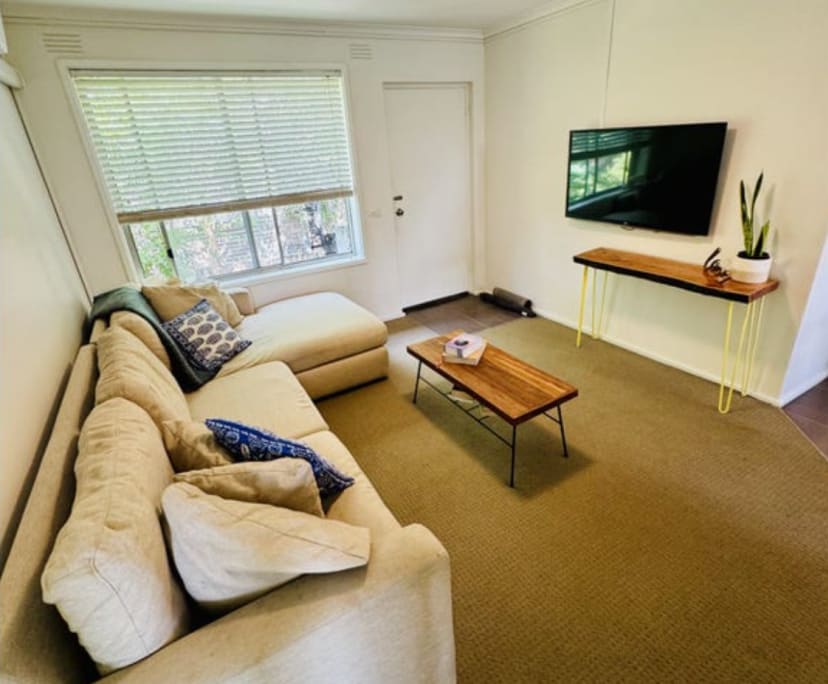Furnished room in a flatshare