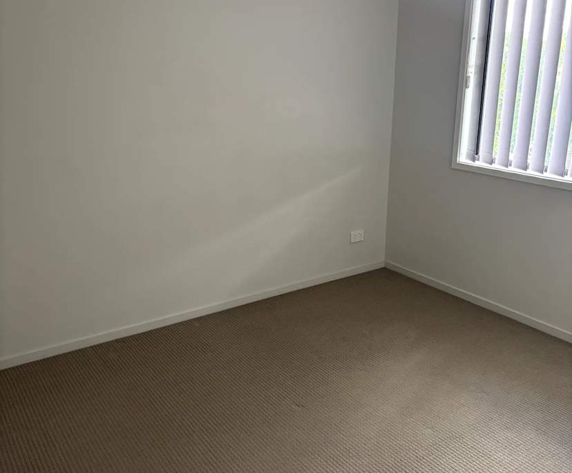 Unfurnished room with own bathroom