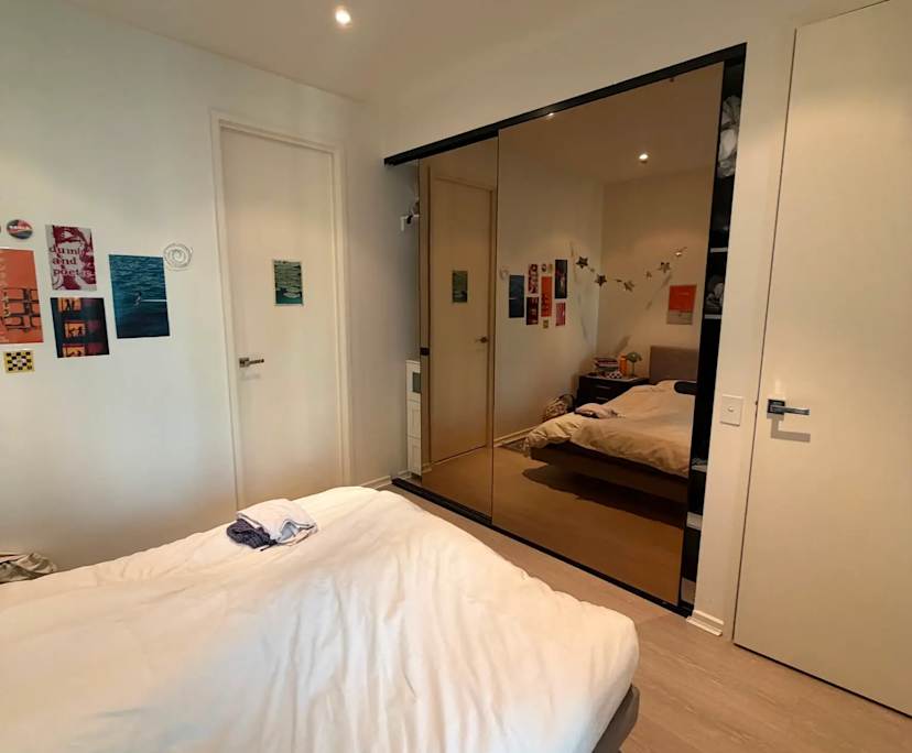 Furnished room with ensuite in a flatshare