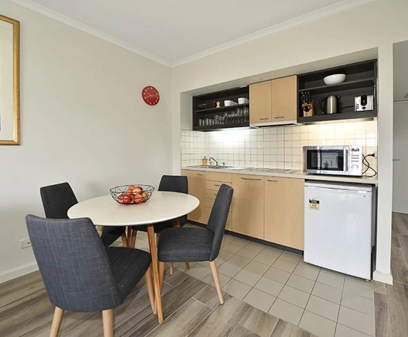 $995, Whole-property, 2 bathrooms, Melbourne VIC 3000