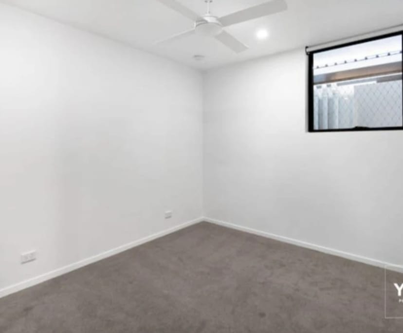 Room for Rent in Newmarket, Brisbane 365, Unfurni...