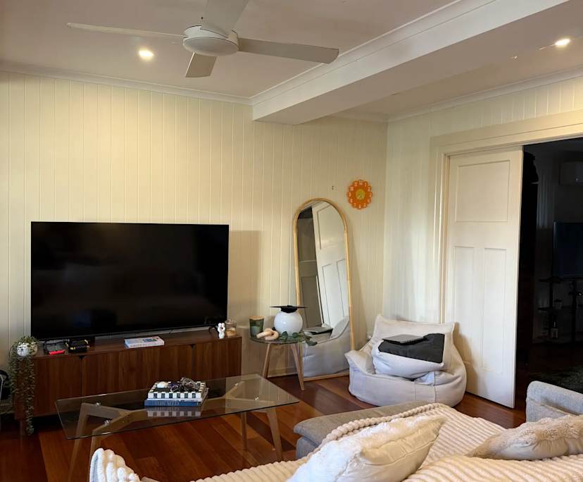 Unfurnished room in a share house
