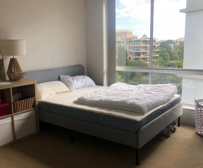 Furnished room in a flatshare