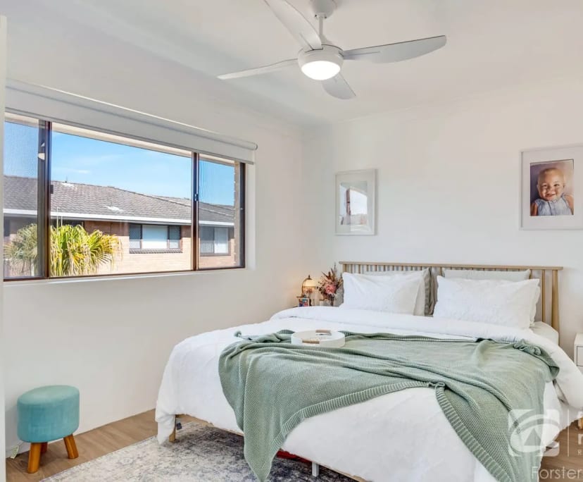 Unfurnished room in a flatshare