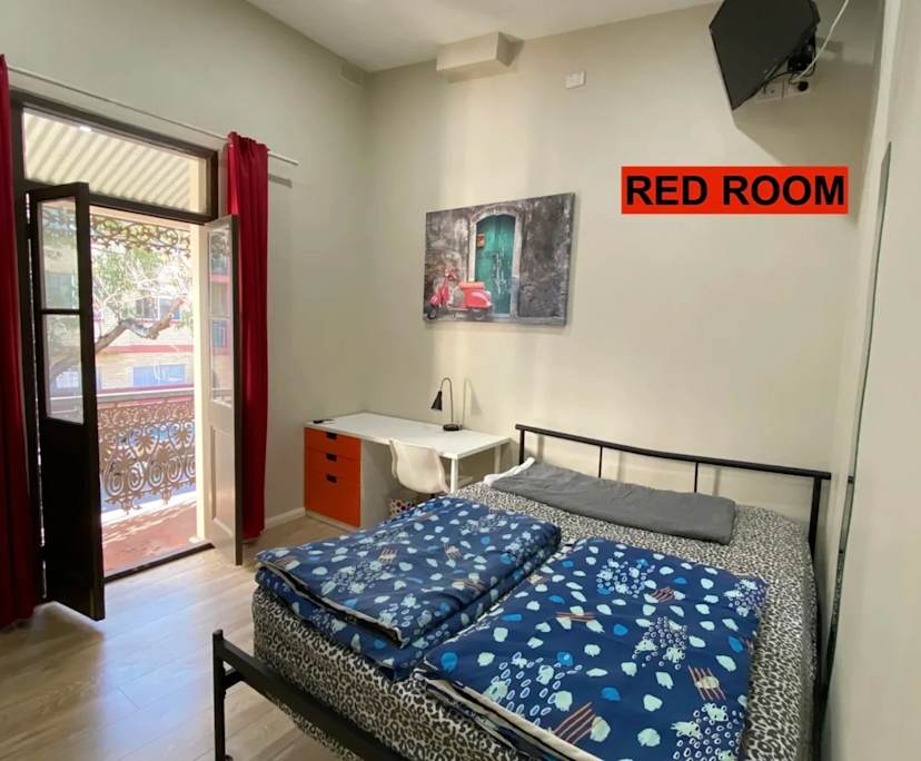 Furnished room in a share house