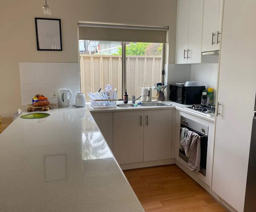 $325, Share-house, 3 bathrooms, Clearview SA 5085