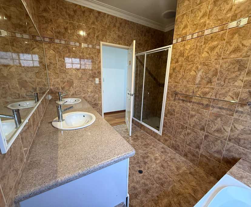 $300, Share-house, 4 bathrooms, Darch WA 6065
