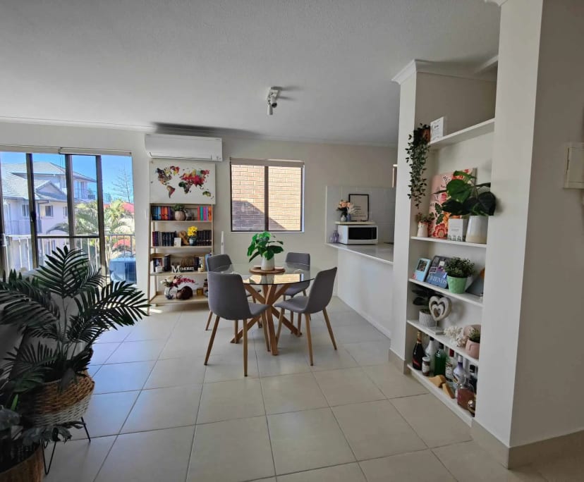 Room for Rent in Biggera Waters, Gold Coast 260,