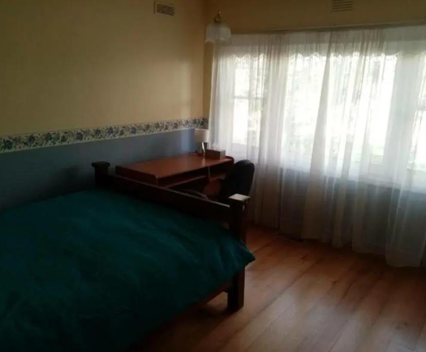 Room in a share house