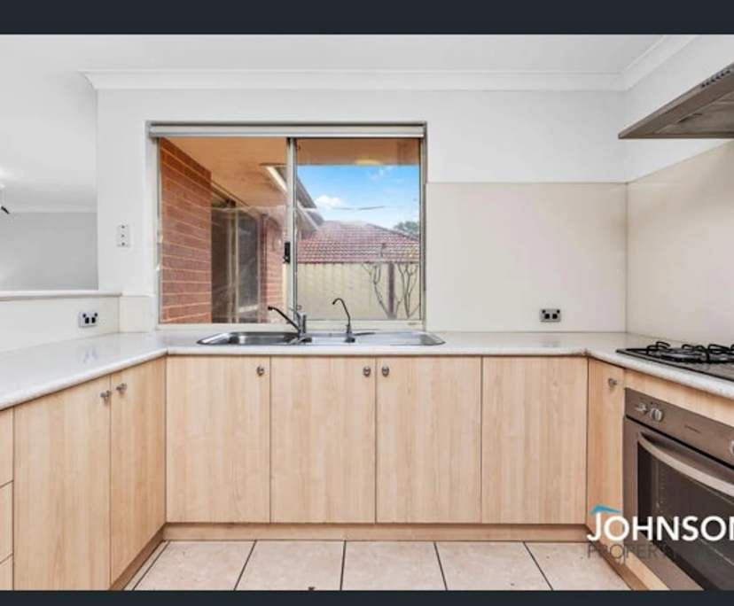 $230, Share-house, 3 bathrooms, Saint James WA 6102