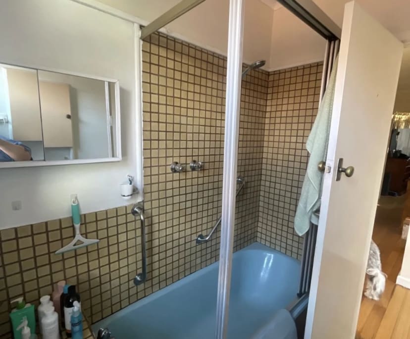 Room in a share house