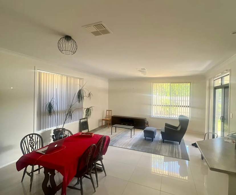 Room in a share house