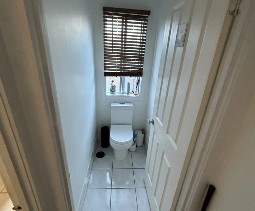 Room for Rent in Blind Bight, Melbourne 250, Unfu...