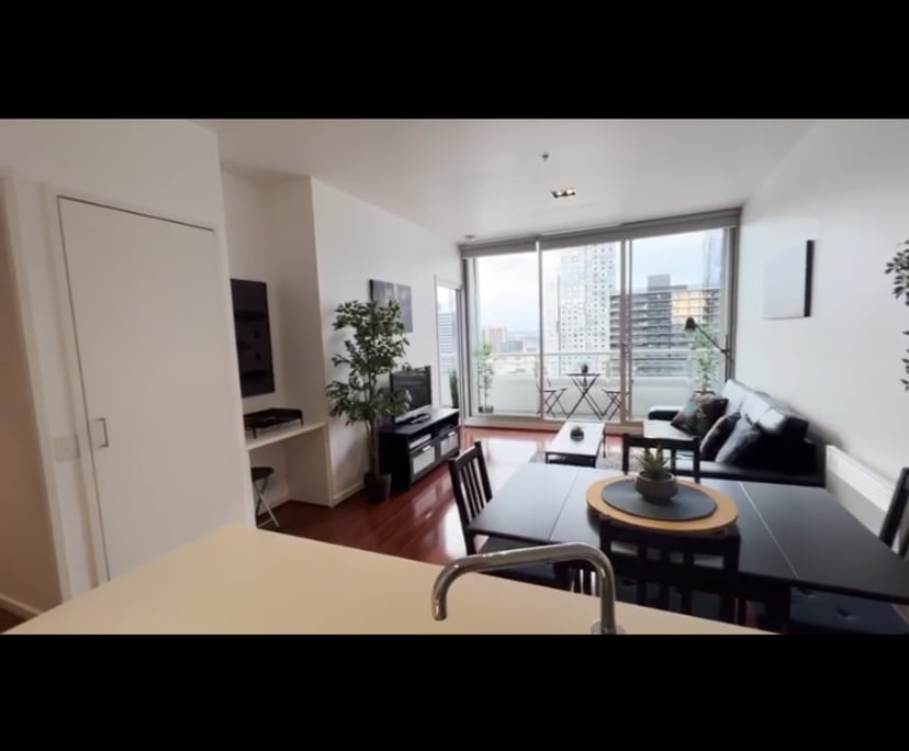 Furnished room in a flatshare