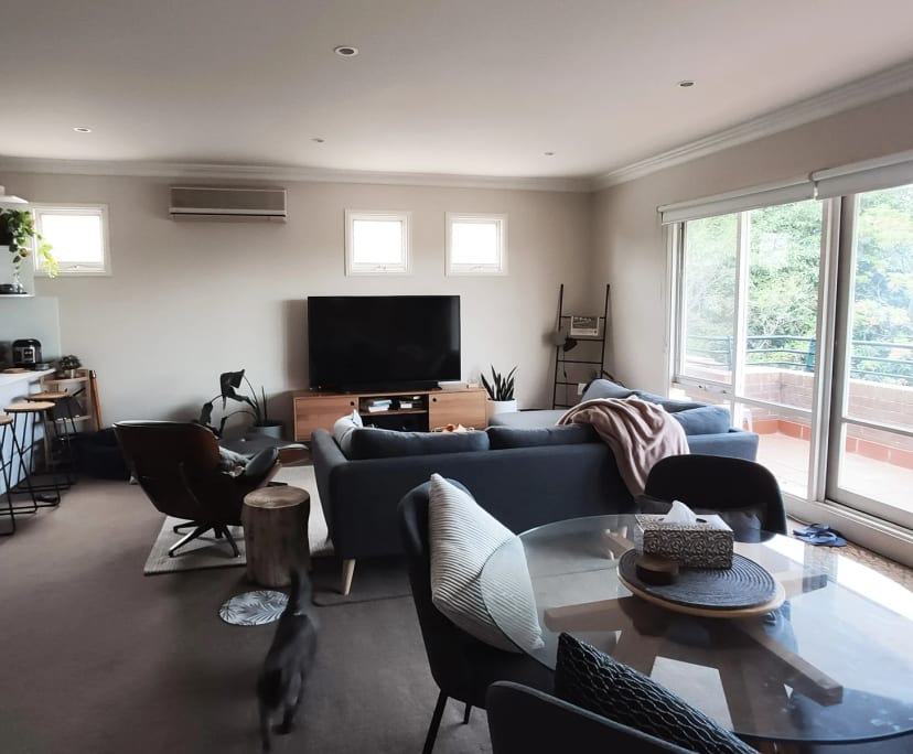 Furnished room with ensuite in a flatshare