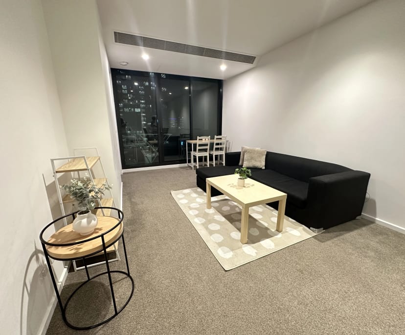 Furnished room with ensuite in a flatshare