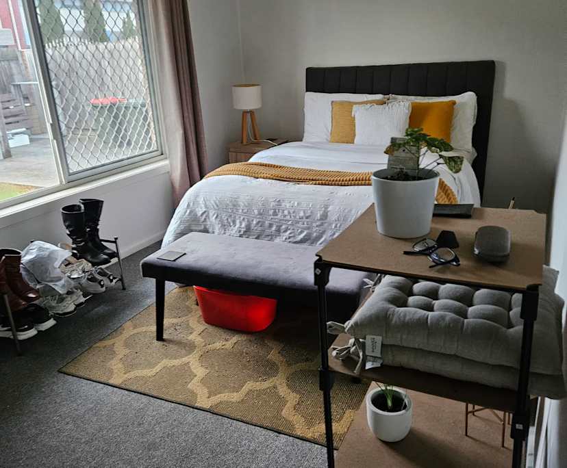 Furnished room in a flatshare