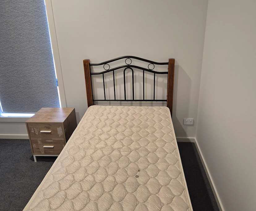 Room in a share house